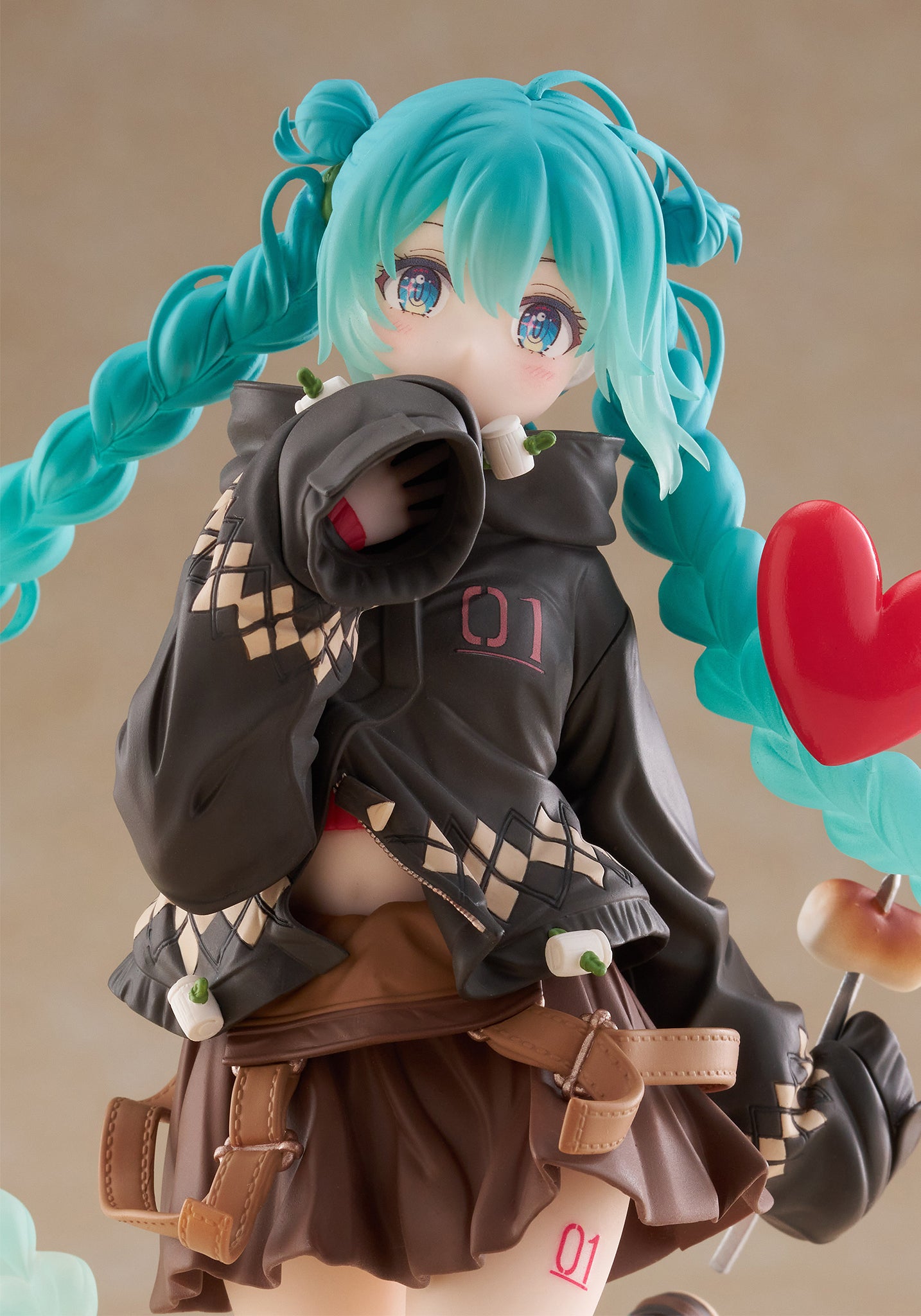 Hatsune Miku Fashion Outdoor Ver. Figure