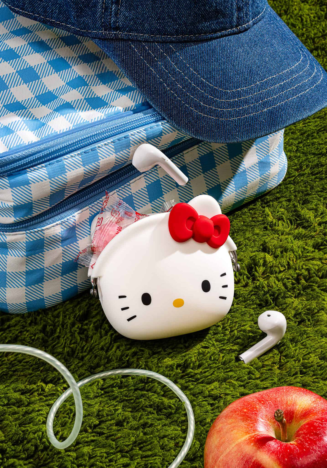mimi POCHI Hello Kitty Original White