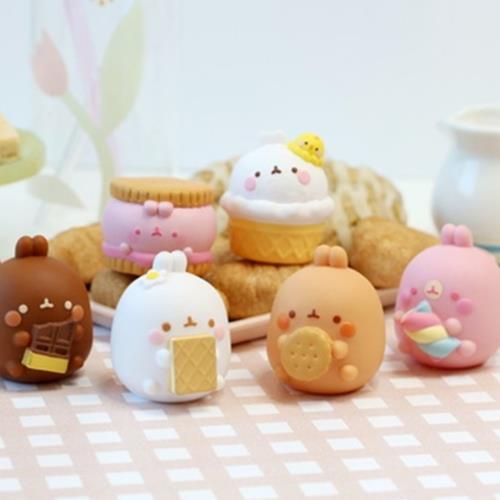 Molang Figure - Snack Time